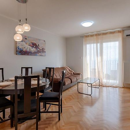 Two Bedroom Apartment Paris Рийека Екстериор снимка