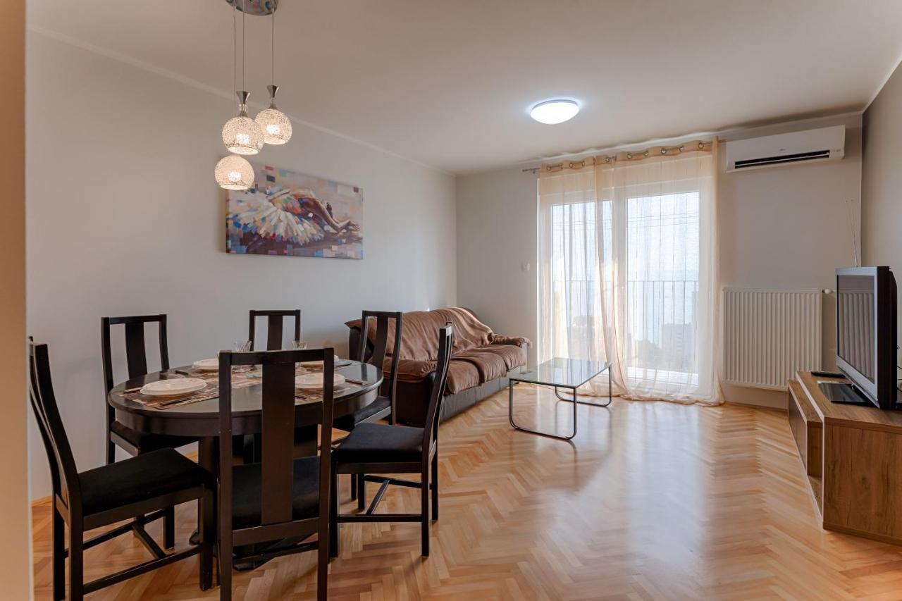 Two Bedroom Apartment Paris Рийека Екстериор снимка