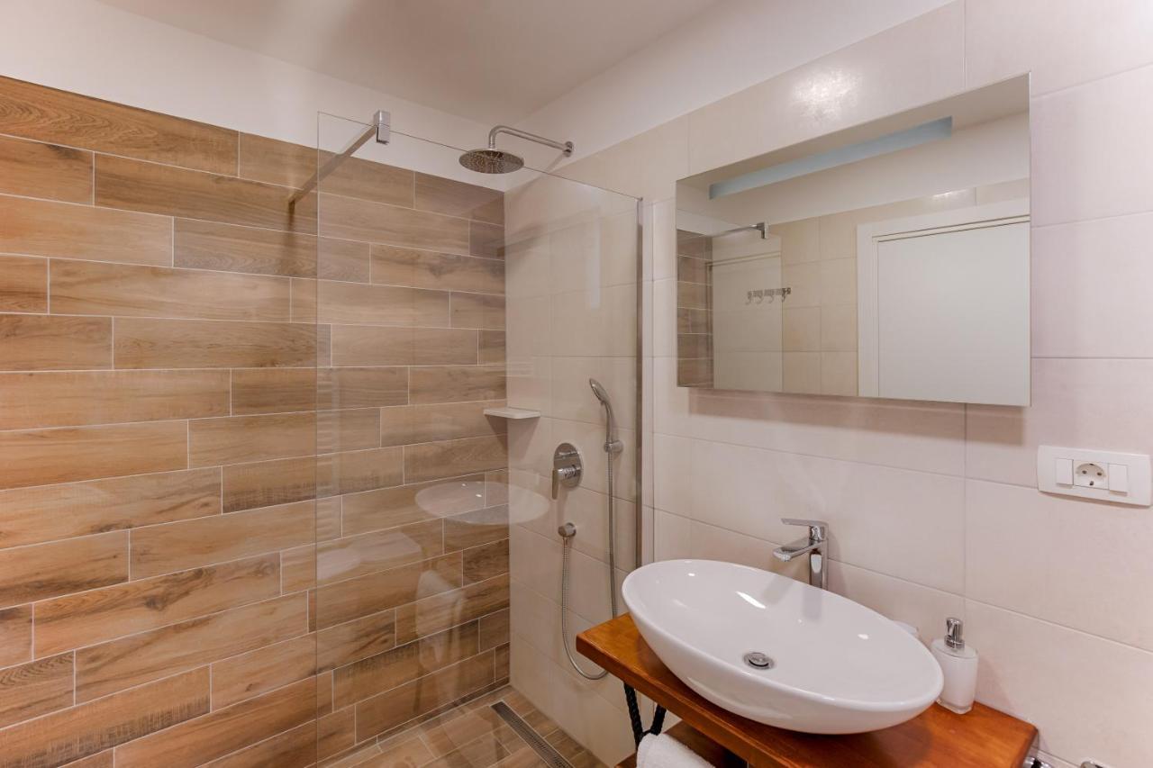 Two Bedroom Apartment Paris Рийека Екстериор снимка