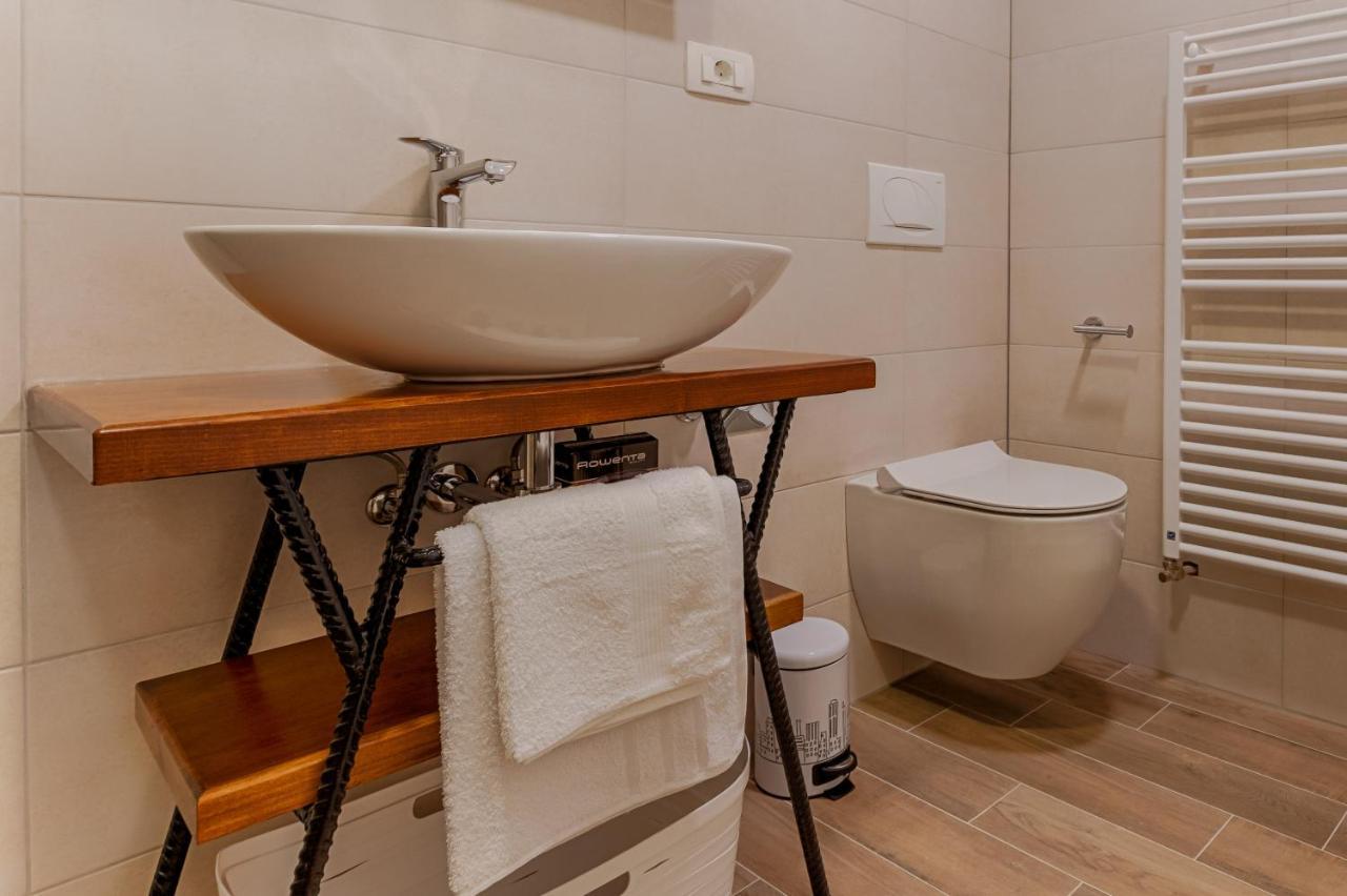 Two Bedroom Apartment Paris Рийека Екстериор снимка